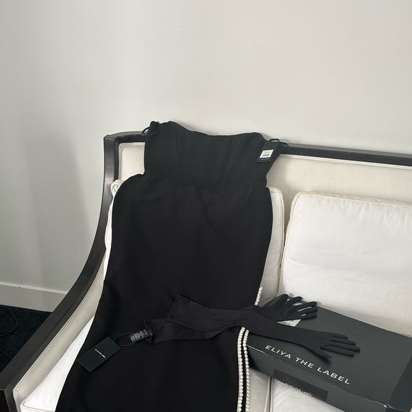 Black strapless dress with Pearl slit by Australian designer Eliya The Label - Picture 4 of 5